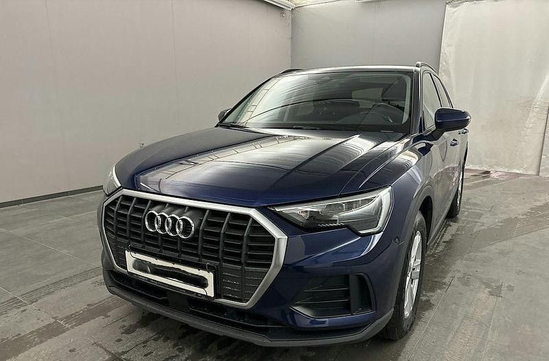 Navarrablau (metallic) Gebraucht 2022 Audi Q3 Sport SUV | 24.850 € (Guter Preis) - Bild 1/4