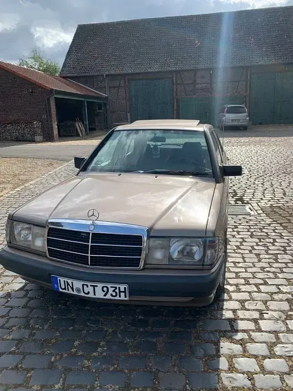 Gebraucht Mercedes 190 109 PS (80 kW) 1992 Braun Limousine