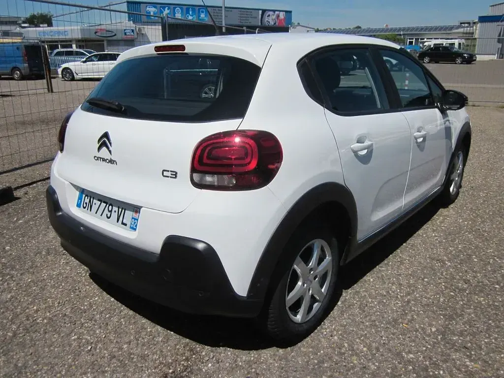 Używany Citroën C3 Feel 83 KM (61 kW) 2023 Biały Hatchback
