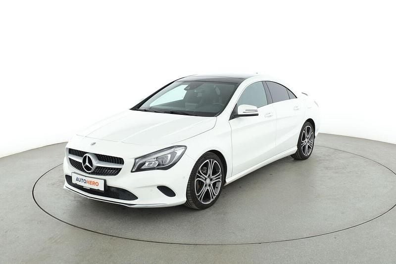 Weiß Gebraucht 2018 Mercedes CLA200 Urban Limousine | 18.890 € (Fairer Preis) - Bild 1/3