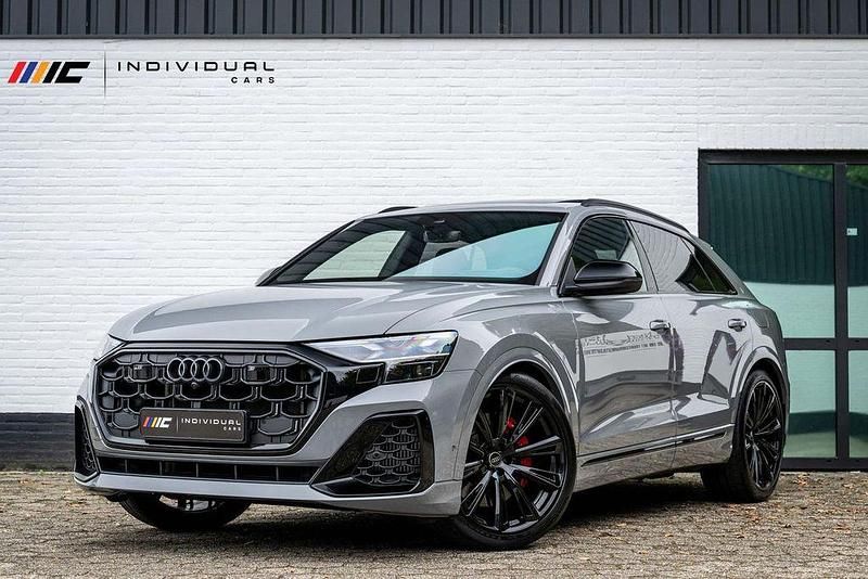 Grau Gebraucht 2024 Audi Q8 Competition SUV | 109.995 € - Bild 1/4