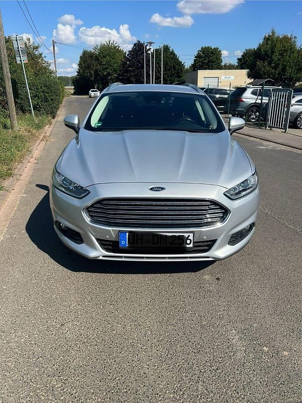 Silber Gebraucht 2018 Ford Mondeo Trend Kombi | 10.990 € (Guter Preis) - Bild 1/4