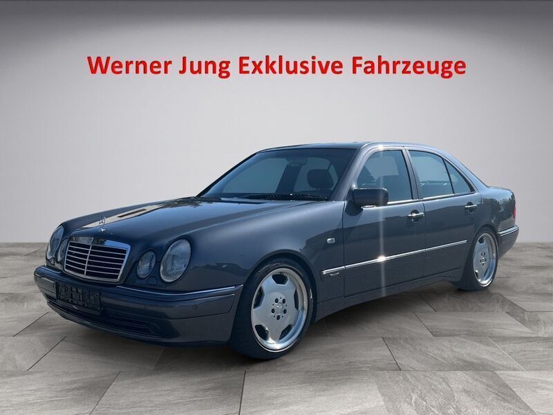 Schwarz Gebraucht 1997 Mercedes E50 AMG AMG Limousine | 32.500 € - Bild 1/4