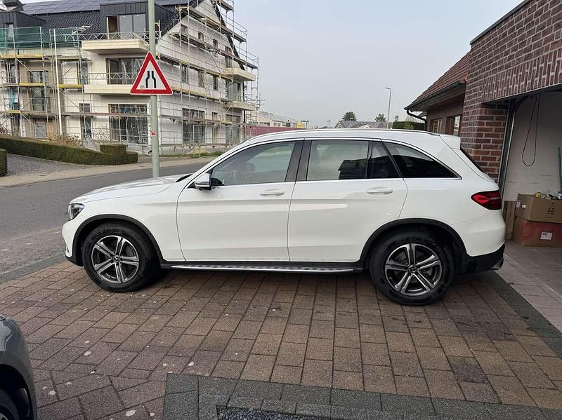 Gebraucht Mercedes GLC250 211 PS (155 kW) 2017 Weiß SUV