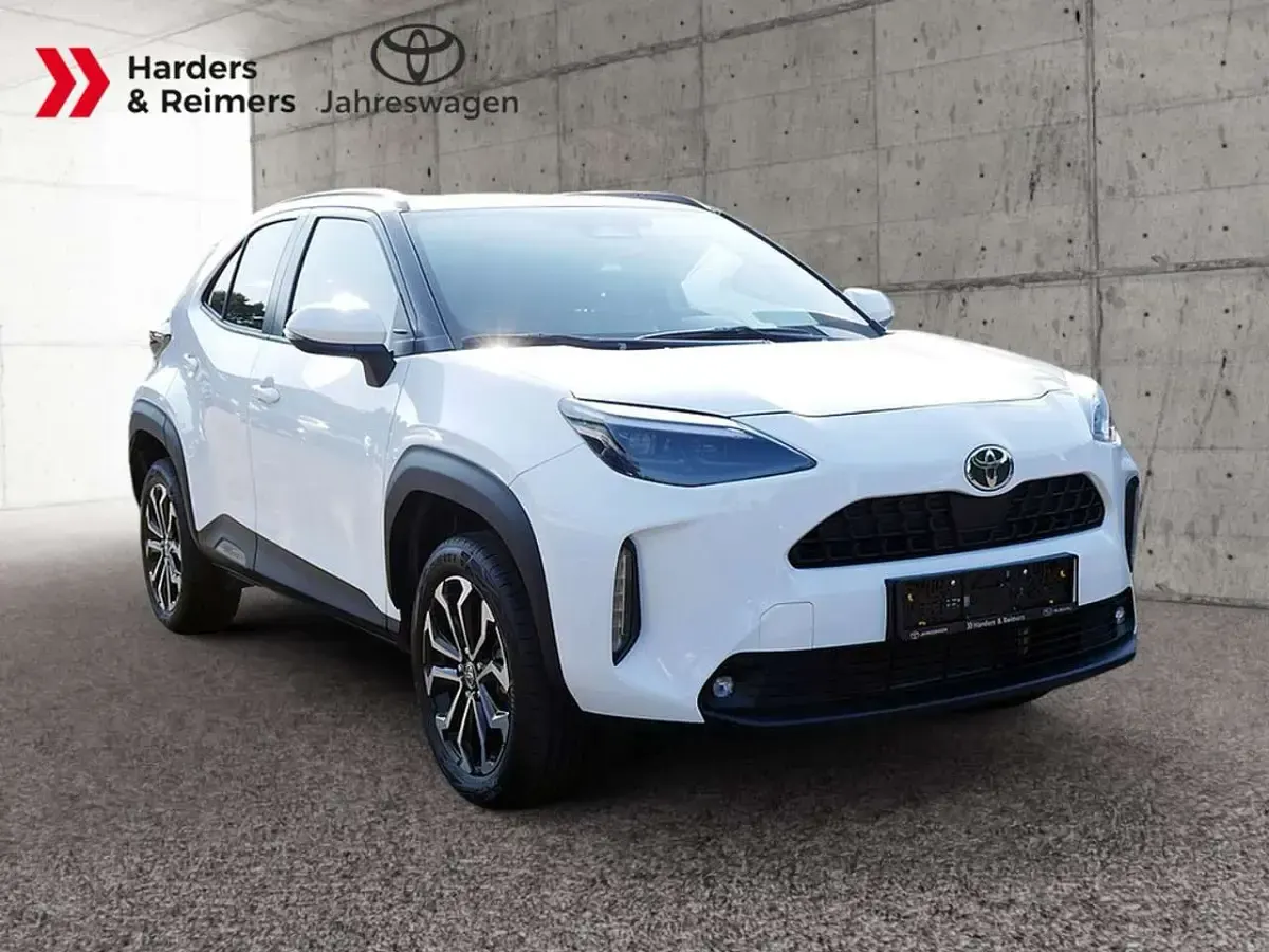 Gebraucht Toyota Yaris Cross Style 116 PS (85 kW) 2025 Weiß SUV