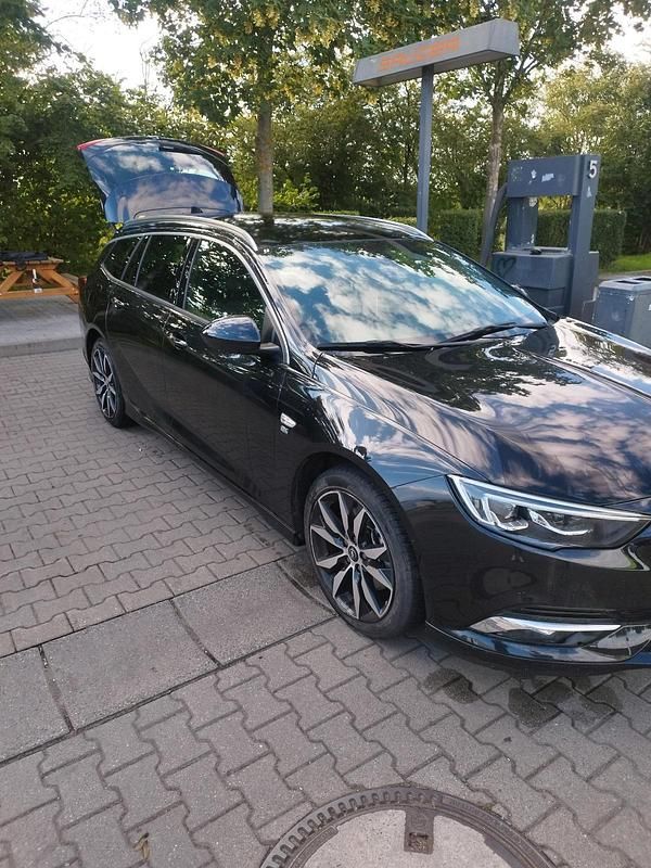 Gebraucht Opel Insignia 165 PS (121 kW) 2017 Schwarz Kombi