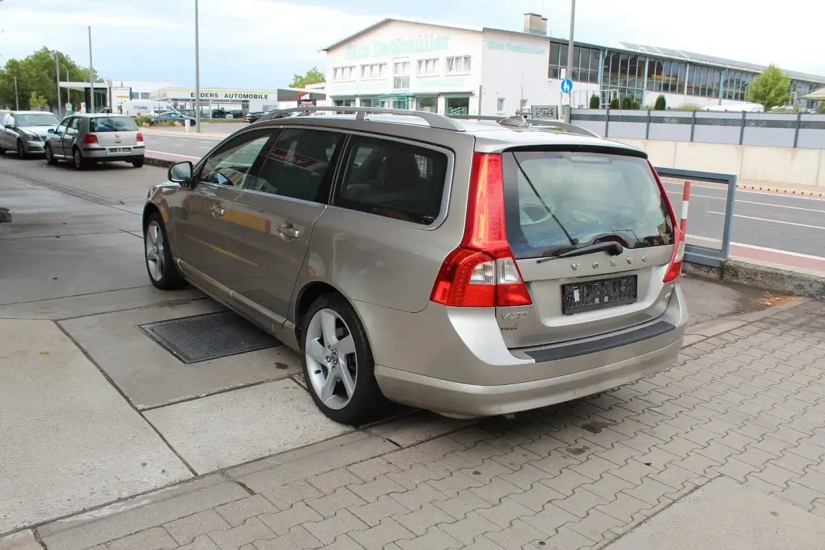 Gebraucht Volvo V70 243 PS (178 kW) 2012 Grau Kombi