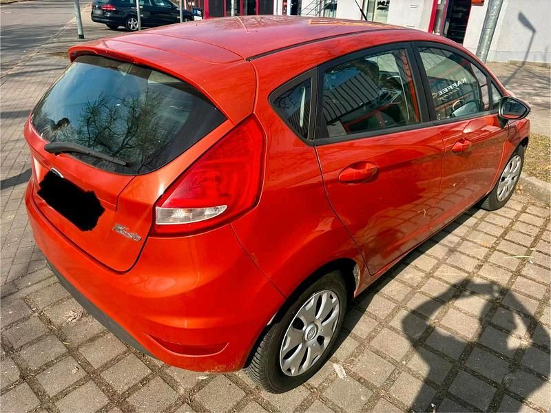 Gebraucht Ford Fiesta 82 PS (60 kW) 2013 Orange Kleinwagen