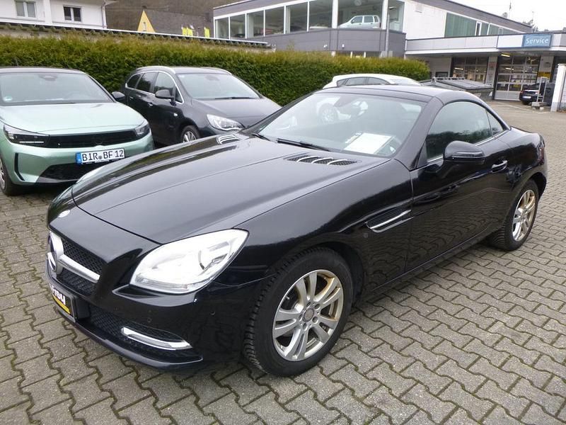 Schwarz Gebraucht 2014 Mercedes SLK200 Cabrio | 15.990 € (Fairer Preis) - Bild 1/4