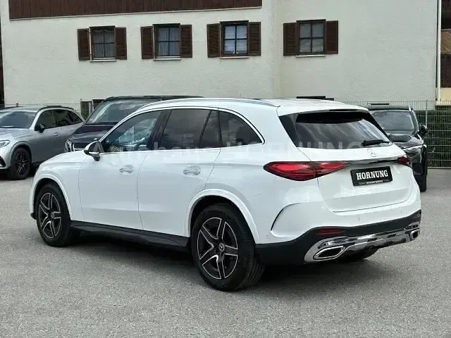 Gebraucht Mercedes GLC220 AMG 197 PS (144 kW) 2025 Weiß SUV