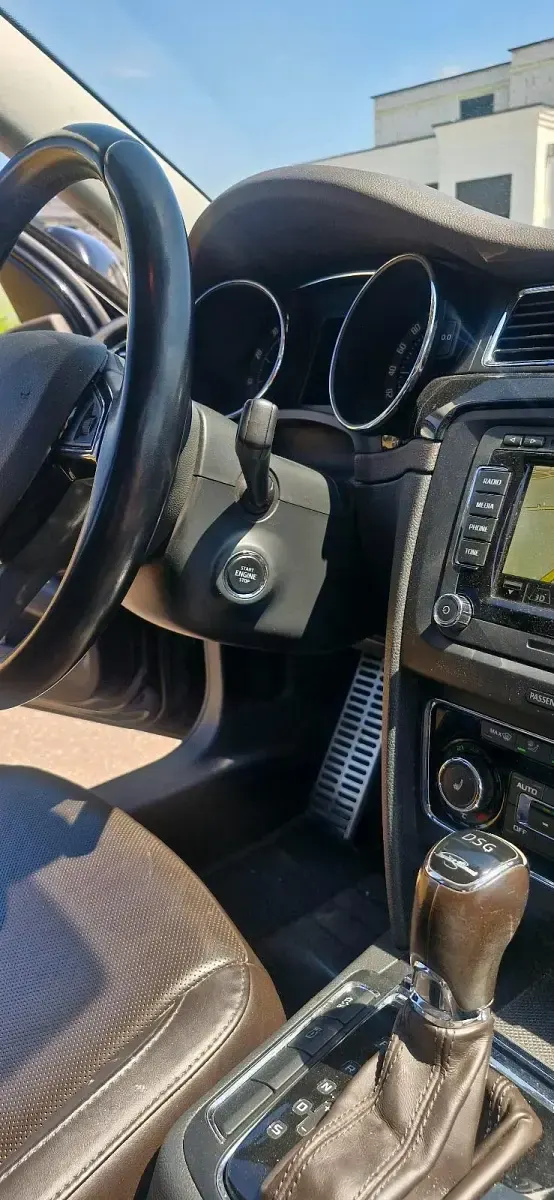 Gebraucht Skoda Superb LAURIN & KLEMENT 260 PS (191 kW) 2014 Schwarz Kombi