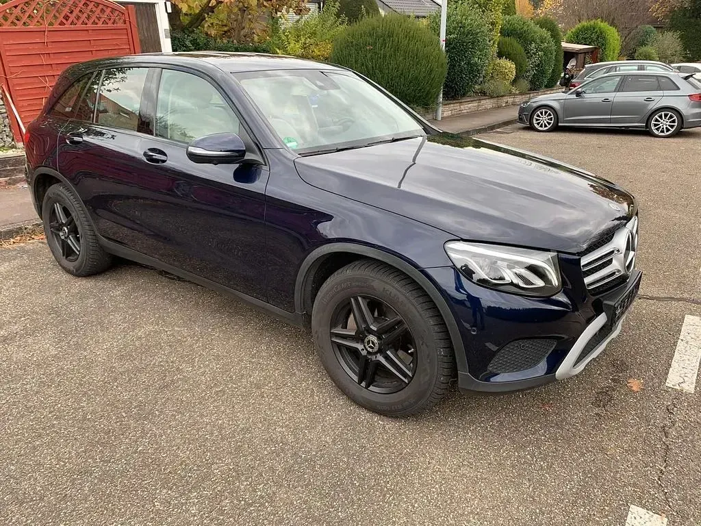 Gebraucht Mercedes GLC250 204 PS (150 kW) 2018 Blau SUV