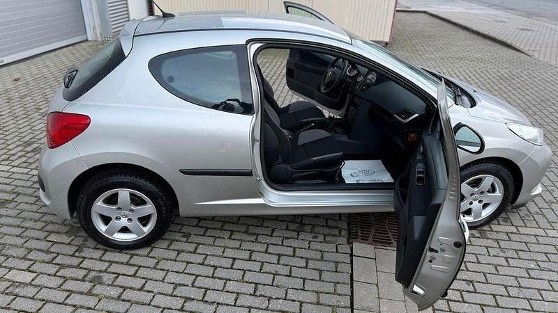 Gebraucht Peugeot 207 Urban Move 73 PS (53 kW) 2007 Grau Kleinwagen