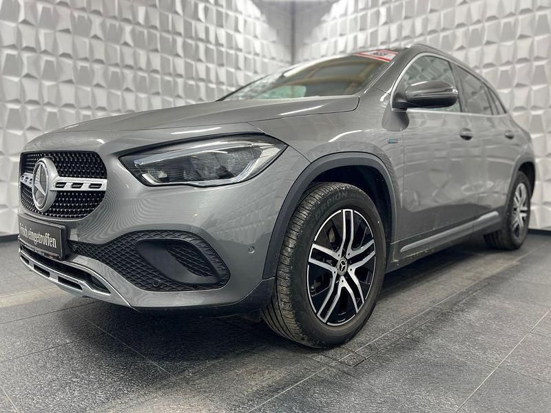 Gebraucht Mercedes GLA250 Progressive 218 PS (160 kW) 2020 Grau SUV