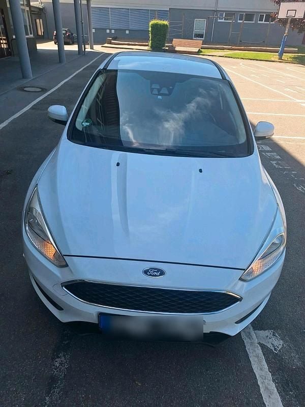 Second-hand Ford Focus 150 CP (110 kW) 2015 Alb Hatchback