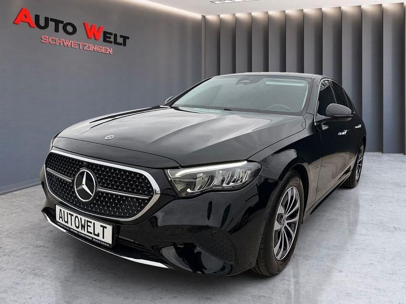 Gebraucht Mercedes E220 197 PS (144 kW) 2024 Schwarz Limousine