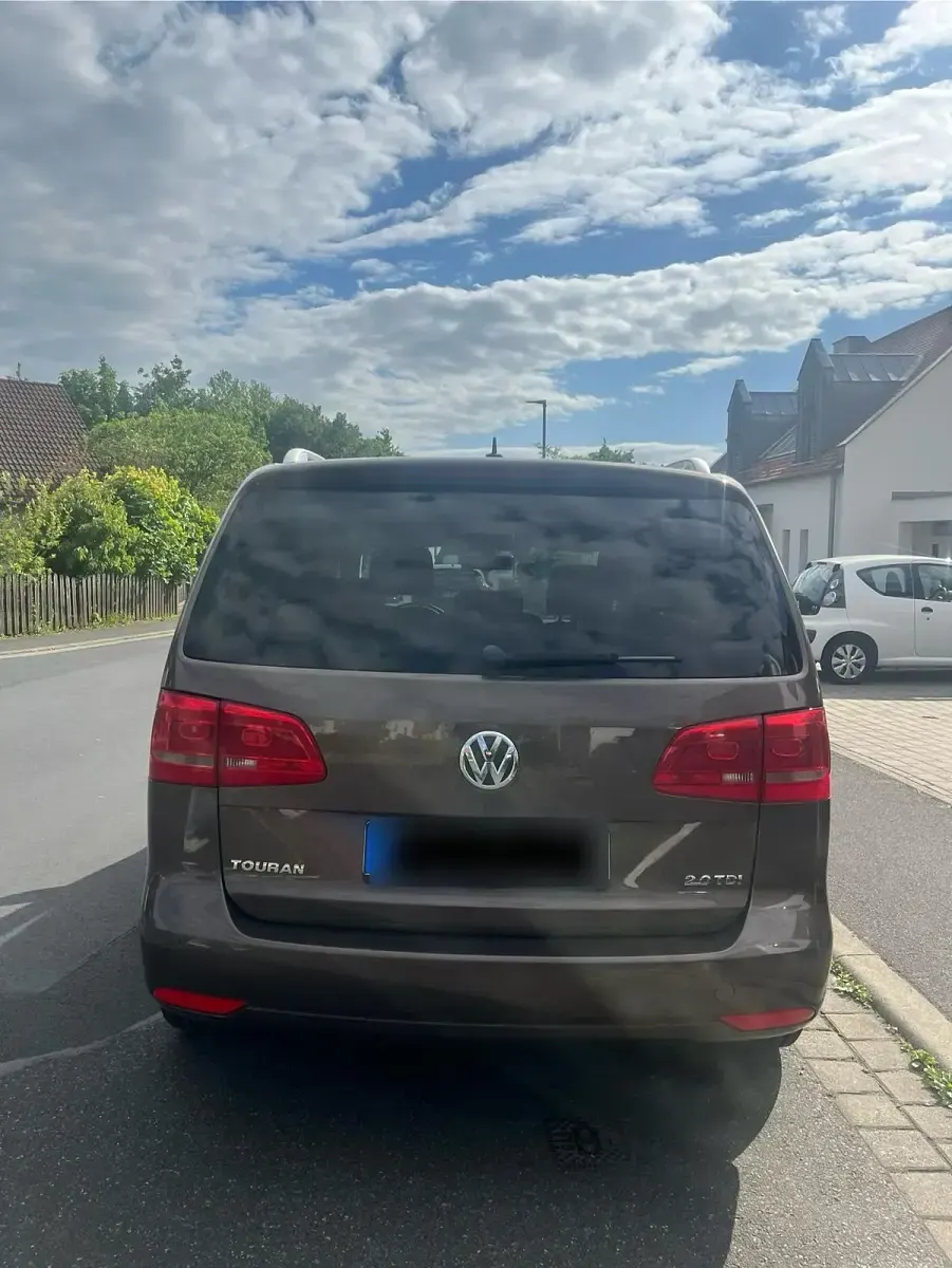 Gebraucht VW Touran Cup 140 PS (102 kW) 2014 Braun Van / Kleinbus
