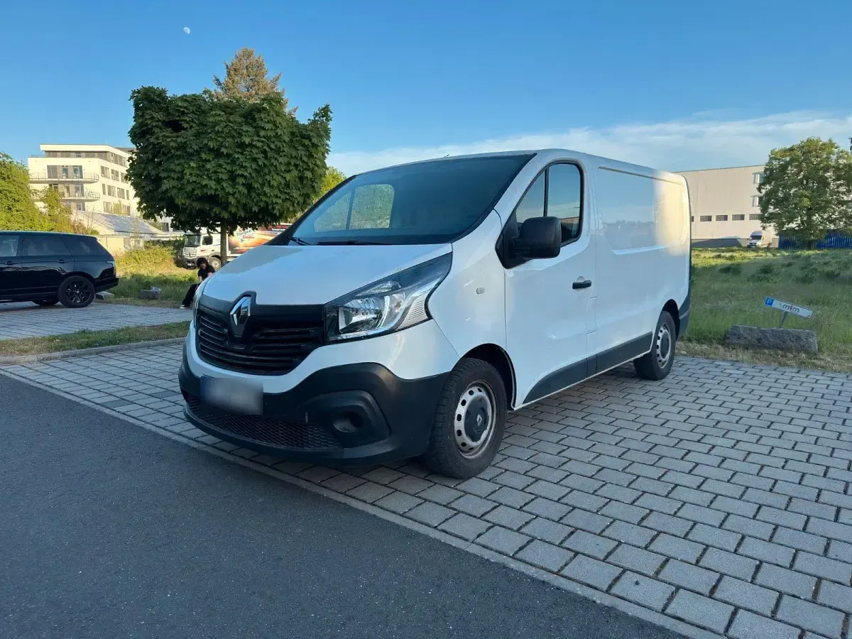 Gebraucht Renault Trafic 120 PS (88 kW) 2018 Weiß Van / Kleinbus