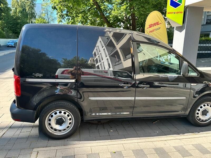 Schwarz Gebraucht 2018 VW Caddy Van / Kleinbus | 15.900 € (Superpreis) - Bild 1/4