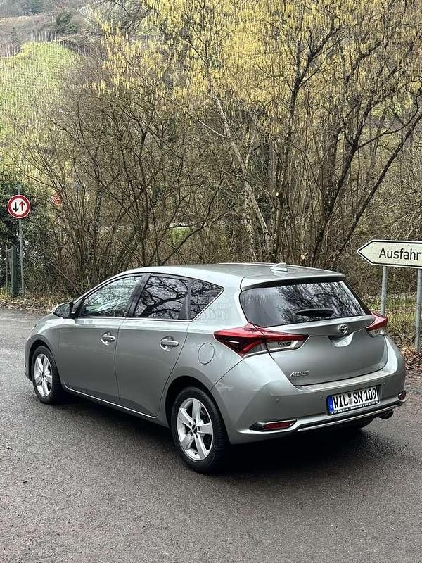 Gebraucht Toyota Auris Design 116 PS (85 kW) 2018 Grau Limousine