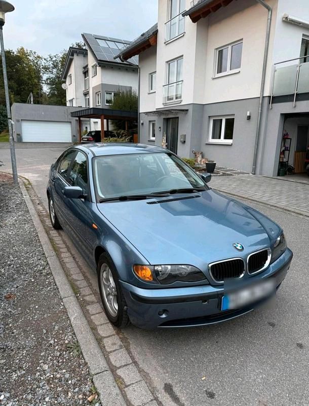 Blau Gebraucht 2002 BMW 316 Limousine | 2.000 € (Fairer Preis) - Bild 1/4