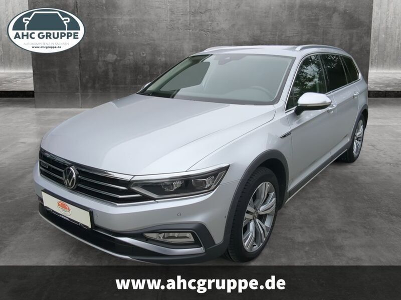 Silber Gebraucht 2021 VW Passat Alltrack Kombi | 26.430 € (Fairer Preis) - Bild 1/4