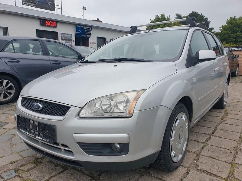 Grau Gebraucht 2007 Ford Focus Style Kombi | 1.990 € (Fairer Preis) - Bild 1/4