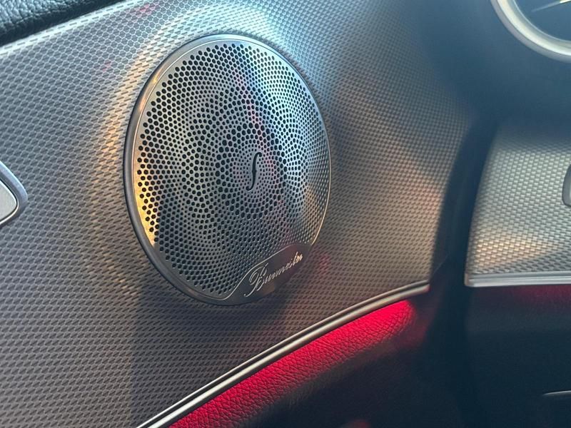 Gebraucht Mercedes E220 194 PS (142 kW) 2019 Blau Kombi