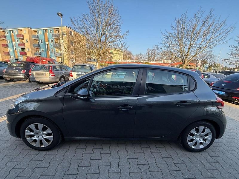 Gebraucht Peugeot 208 Allure 82 PS (60 kW) 2018 Grau Kleinwagen