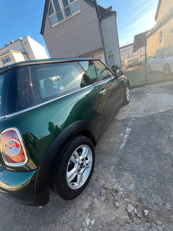 Gebraucht Mini Cooper 75 PS (55 kW) 2011 Grün Kleinwagen