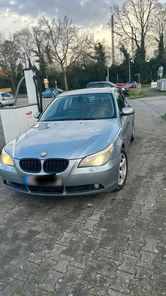 Gebraucht BMW 525 177 PS (130 kW) 2005 Grau Limousine