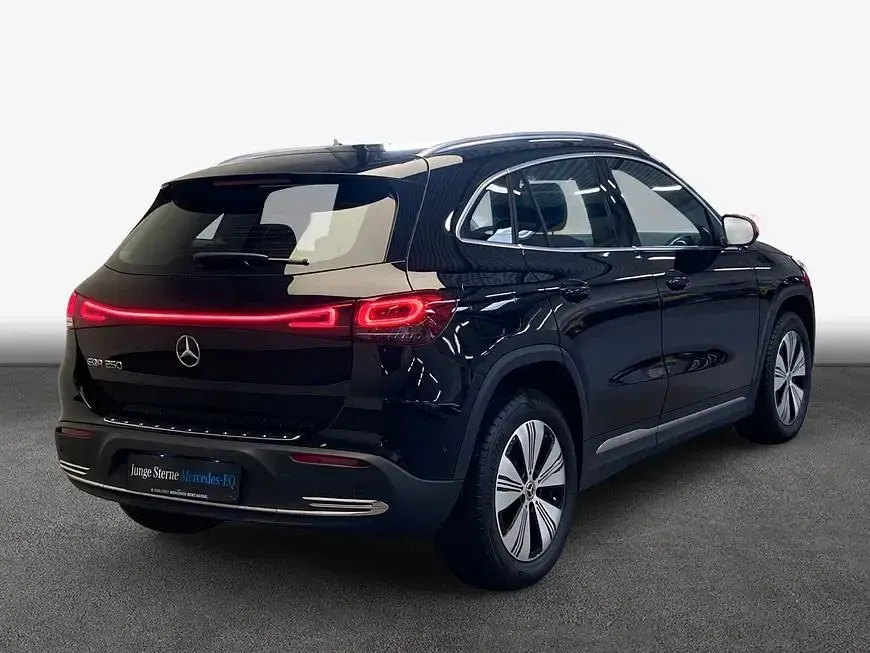 Gebraucht Mercedes EQA250 Advanced 139 kW (190 PS) 2022 Schwarz SUV