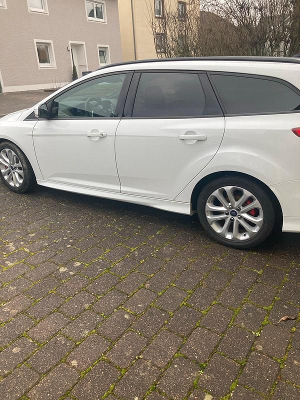 Gebraucht Ford Focus ST 250 PS (183 kW) 2014 Weiß Kombi