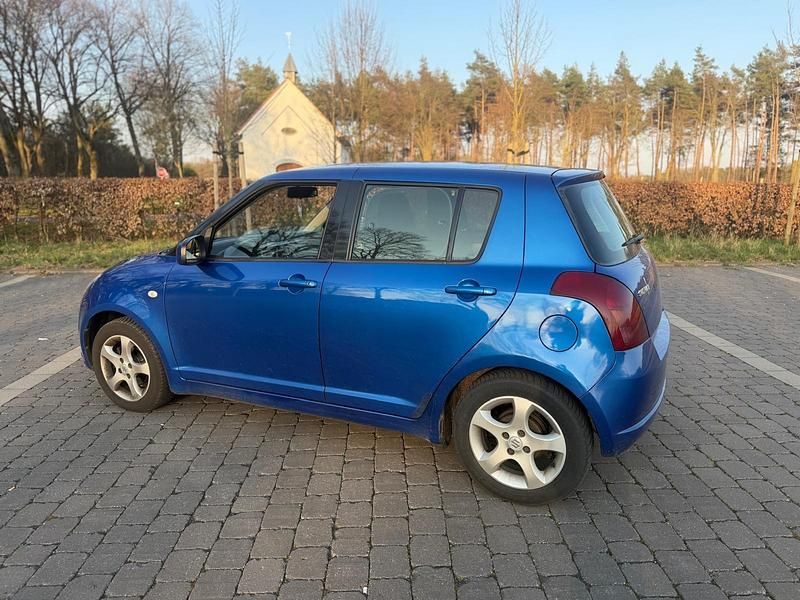 Gebraucht Suzuki Swift 92 PS (67 kW) 2006 Blau Kleinwagen