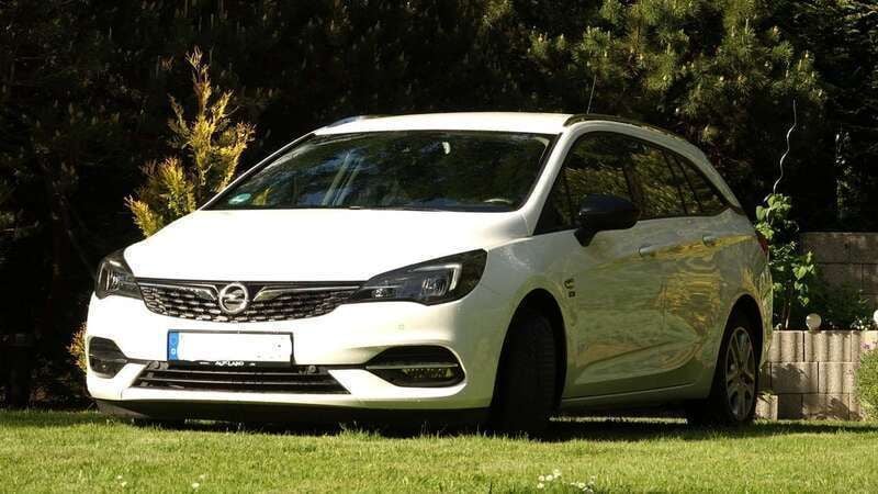 Weiß Gebraucht 2020 Opel Astra Kombi | 9.250 € (Guter Preis) - Bild 1/4