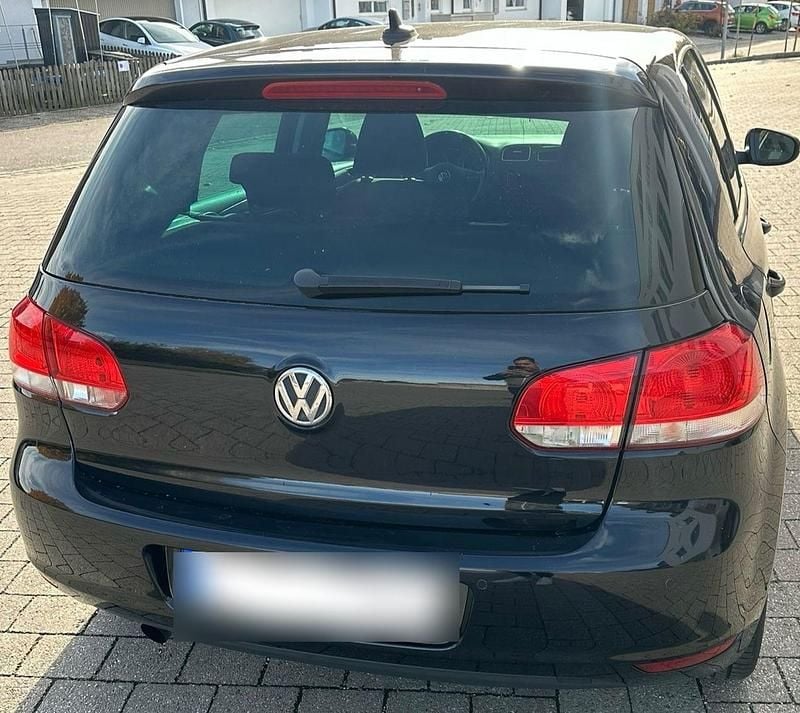 Usado VW Golf VII Style 105 HP (77 kW) 2012 Preto Sedan