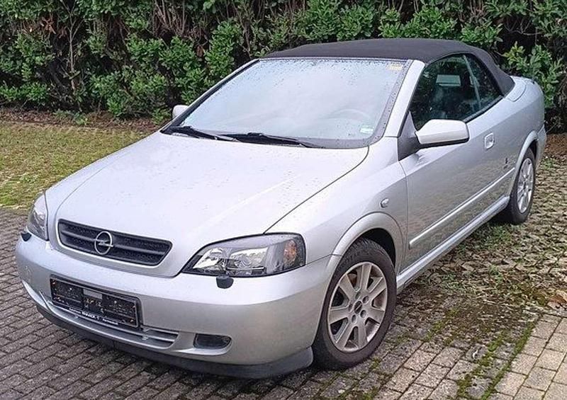 Second-hand Opel Astra 147 CP (108 kW) 2002 Argintiu Cabrio