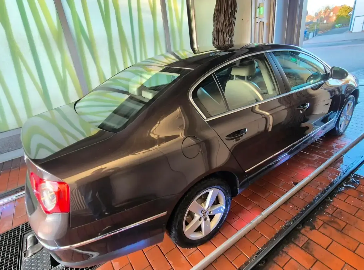 Gebraucht VW Passat 140 PS (102 kW) 2006 Braun Limousine