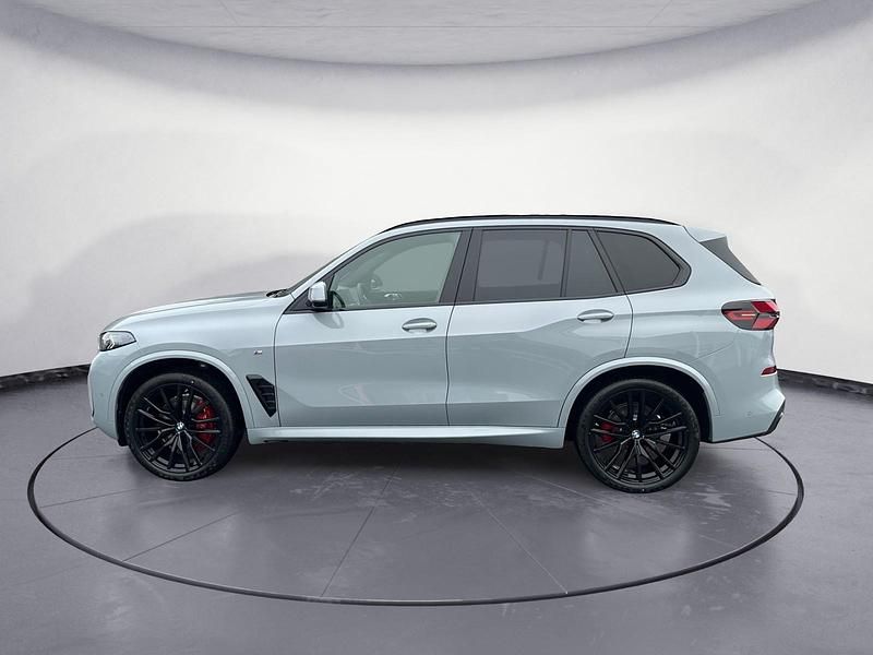 Neu BMW X5 298 PS (219 kW) 2025 Grau SUV