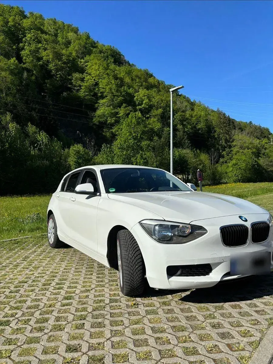 Gebraucht BMW 114 102 PS (75 kW) 2012 Weiß Kleinwagen