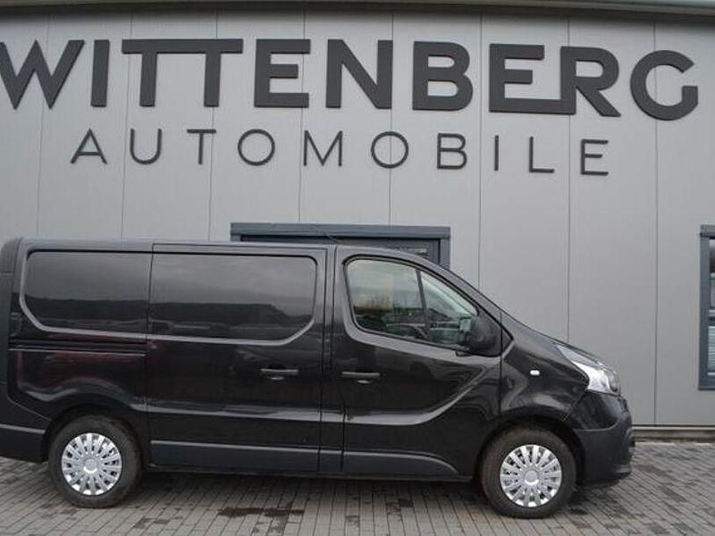 Gebraucht Renault Trafic Komfort 120 PS (88 kW) 2015 Schwarz Van / Kleinbus
