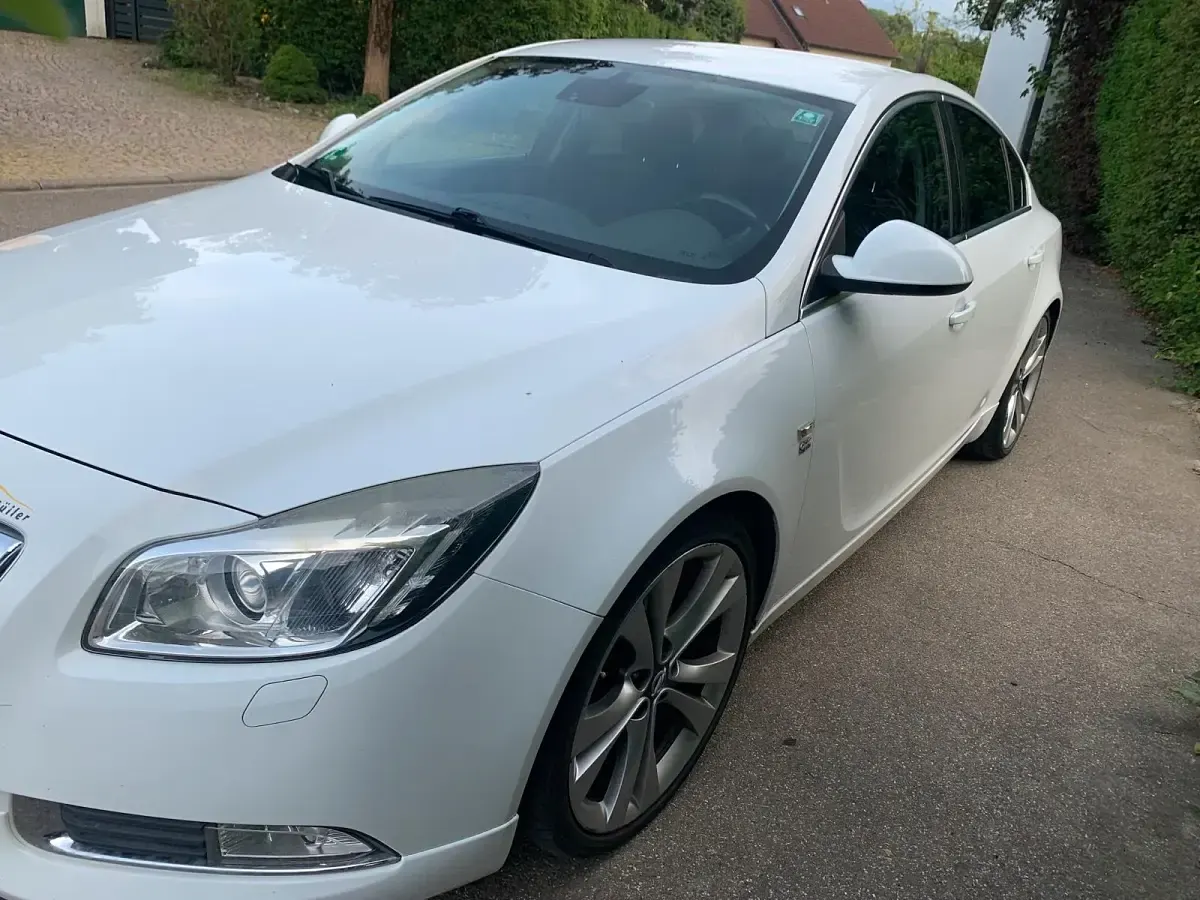 Gebraucht Opel Insignia OPC 160 PS (117 kW) 2010 Weiß Limousine
