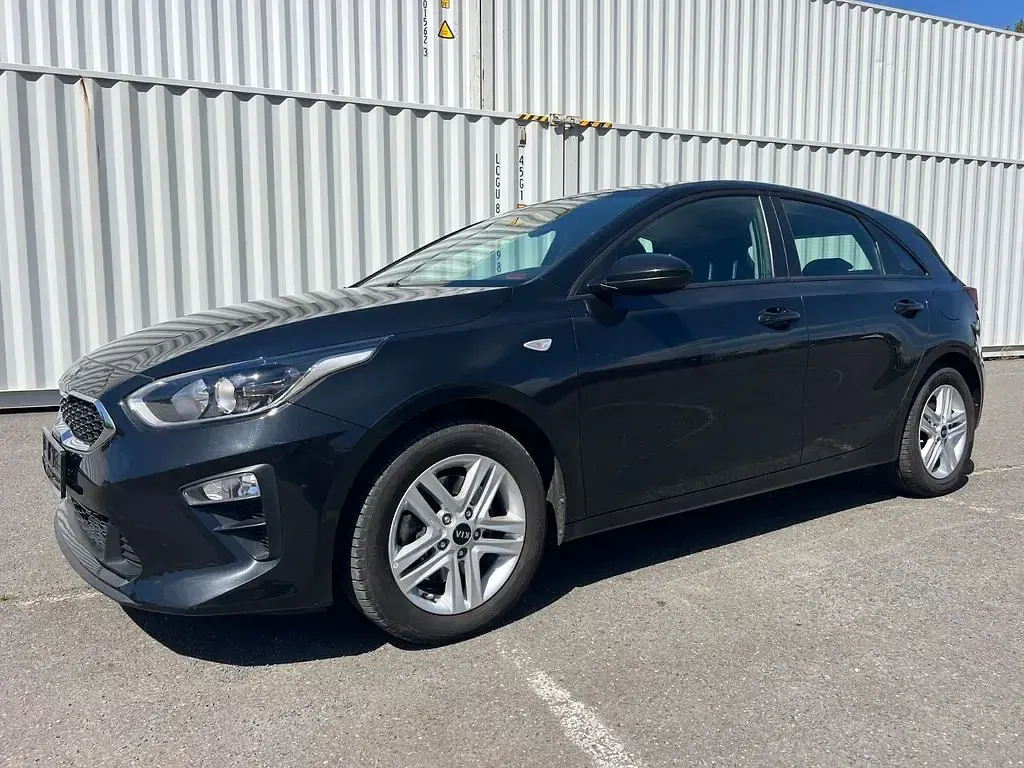 Używany Kia Ceed Vision 99 KM (72 kW) 2019 Czarny Hatchback