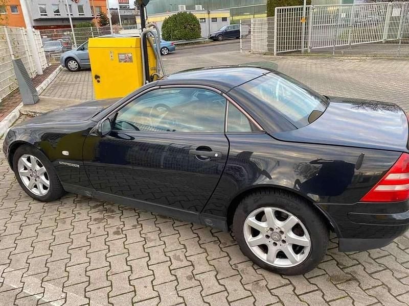 Schwarz Gebraucht 1998 Mercedes SLK230 Cabrio | 1.950 € (Superpreis) - Bild 1/4