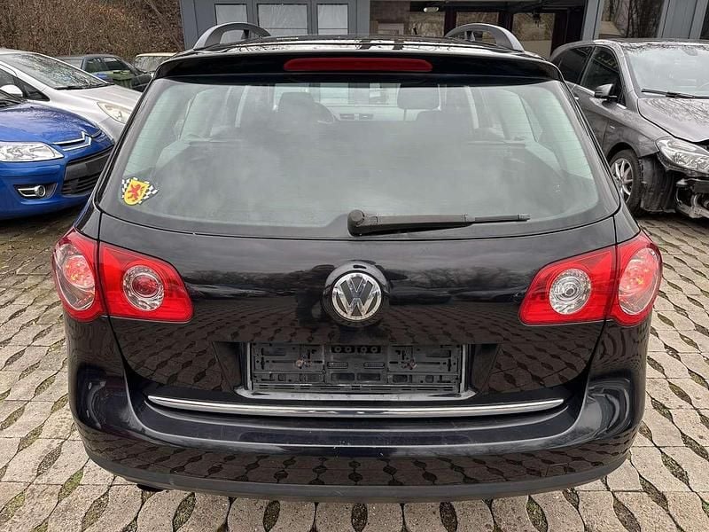 Gebraucht VW Passat Trendline 102 PS (75 kW) 2008 Deep black perleffekt Kombi