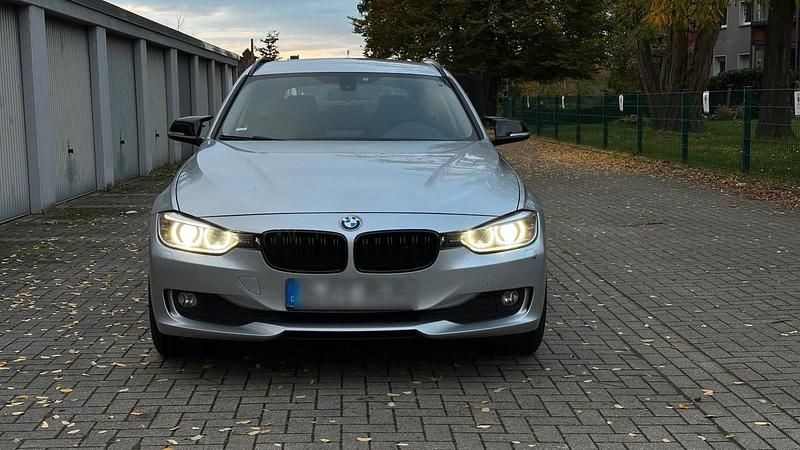 Silber Gebraucht 2013 BMW 320 Kombi | 8.550 € (Superpreis) - Bild 1/4