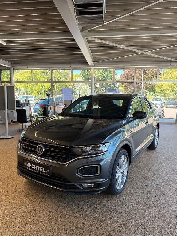 Grau Gebraucht 2020 VW T-Roc Sport SUV | 24.850 € (Teuer) - Bild 1/4