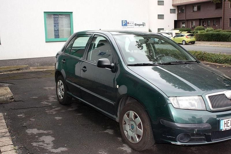 Grün Gebraucht 2006 Skoda Fabia Ambiente Limousine | 880 € (Guter Preis) - Bild 1/3