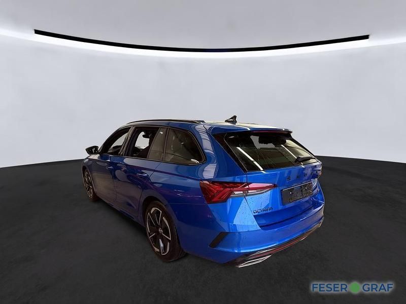 Second-hand Skoda Octavia RS 200 CP (147 kW) 2023 Albastru Break