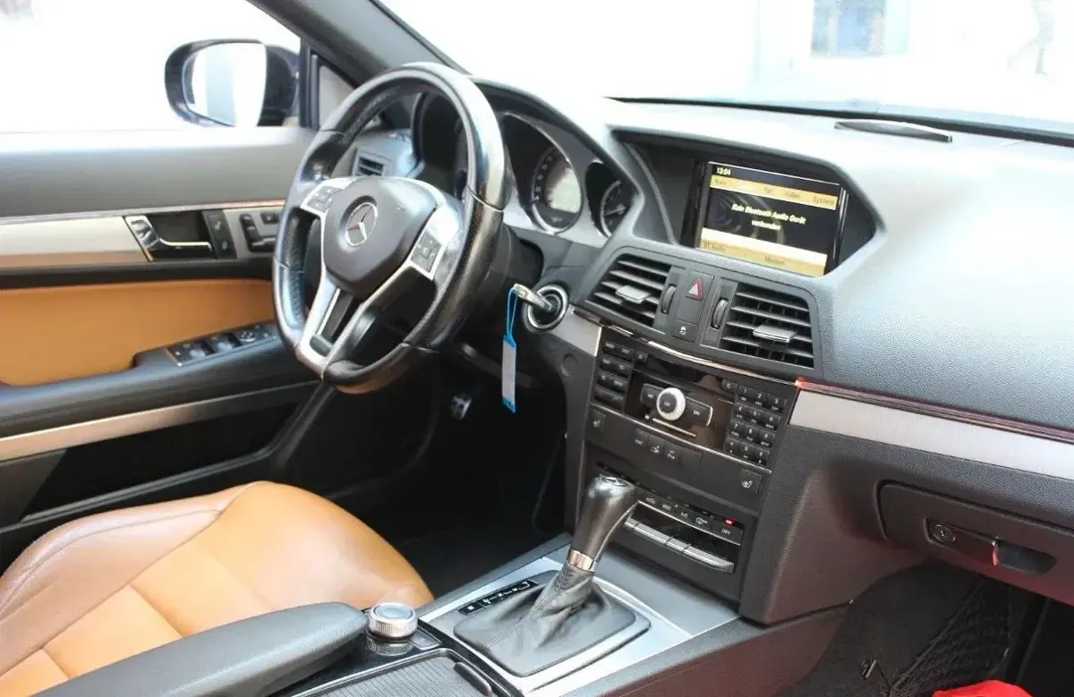 Gebraucht Mercedes E500 AMG 388 PS (285 kW) 2009 Schwarz Coupé